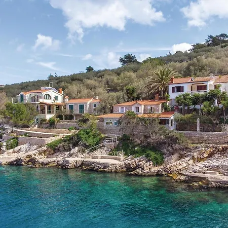 Semesterbostad Gorgeous In With House Sea View
