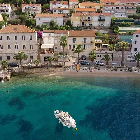 Semesterbostad Gorgeous In With House Sea View Vela Luka