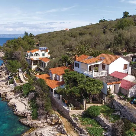 Semesterbostad Gorgeous In With House Sea View Vela Luka