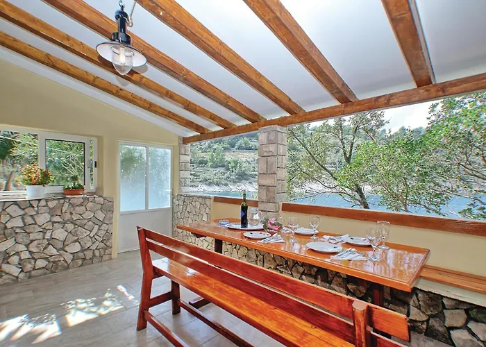 Two-bedroom In Vela Luka